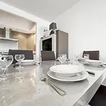 Vue Marina, Piscine, Terrasse & Fibre Daire