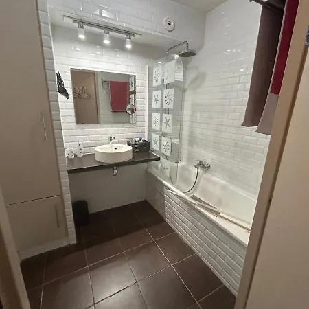 Vue Marina, Piscine, Terrasse & Fibre 망들리유 라 나플