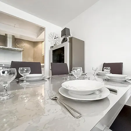 Vue Marina, Piscine, Terrasse & Fibre 아파트