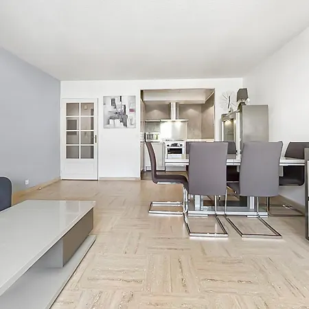 Vue Marina, Piscine, Terrasse & Fibre 아파트