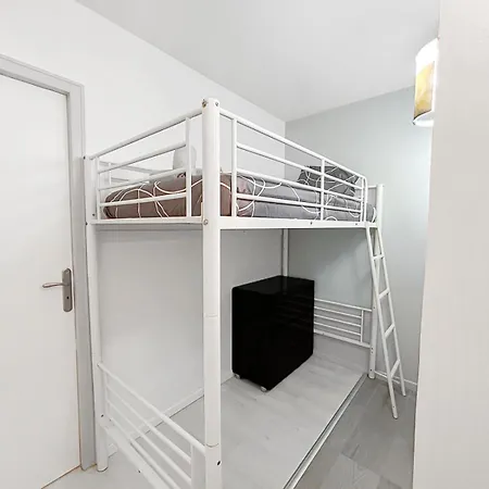 Vue Marina, Piscine, Terrasse & Fibre